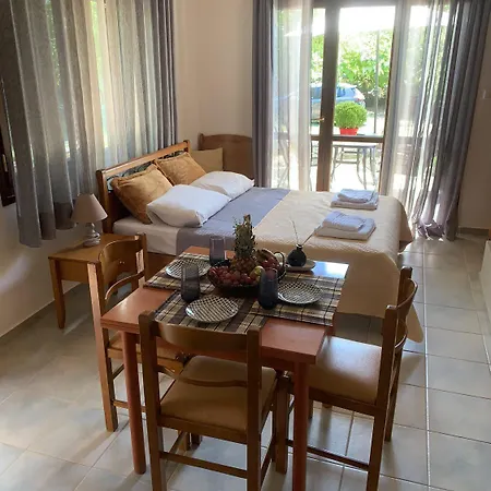 Olympia's Seaside Tatil Evi