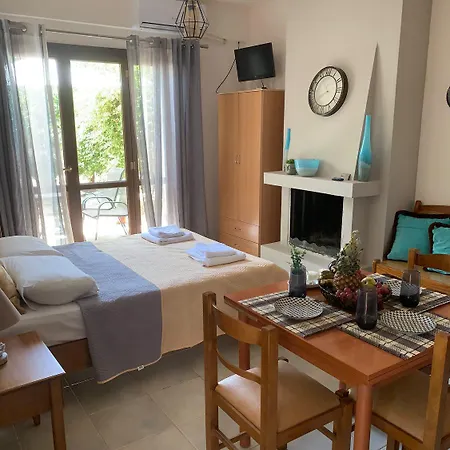 Olympia's Seaside Lefókastron